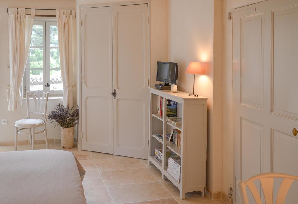 Le Pegue ル マス ド ラ フォンテーヌ Bed & Breakfast 部屋 写真