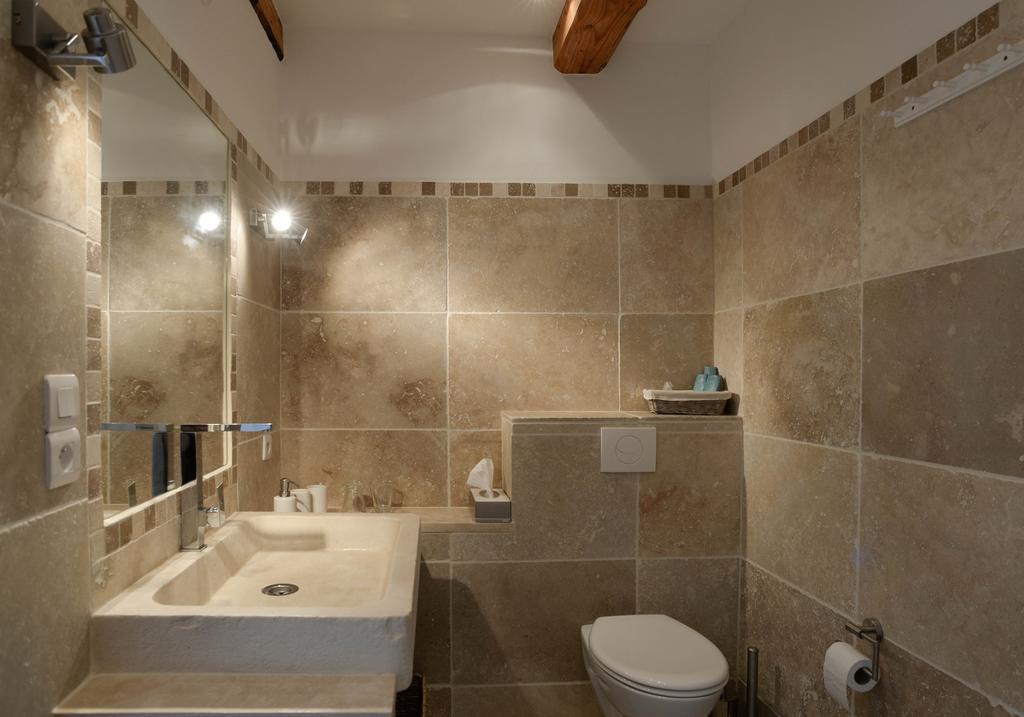 Le Pegue ル マス ド ラ フォンテーヌ Bed & Breakfast 部屋 写真