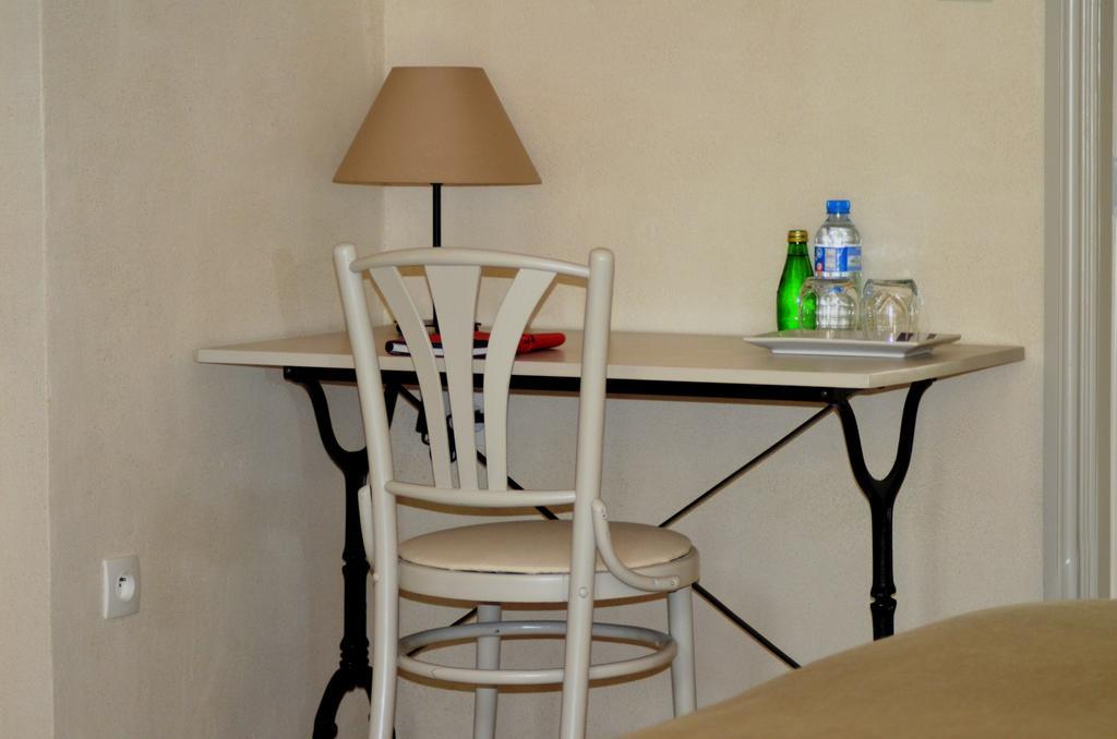 Le Pegue ル マス ド ラ フォンテーヌ Bed & Breakfast 部屋 写真