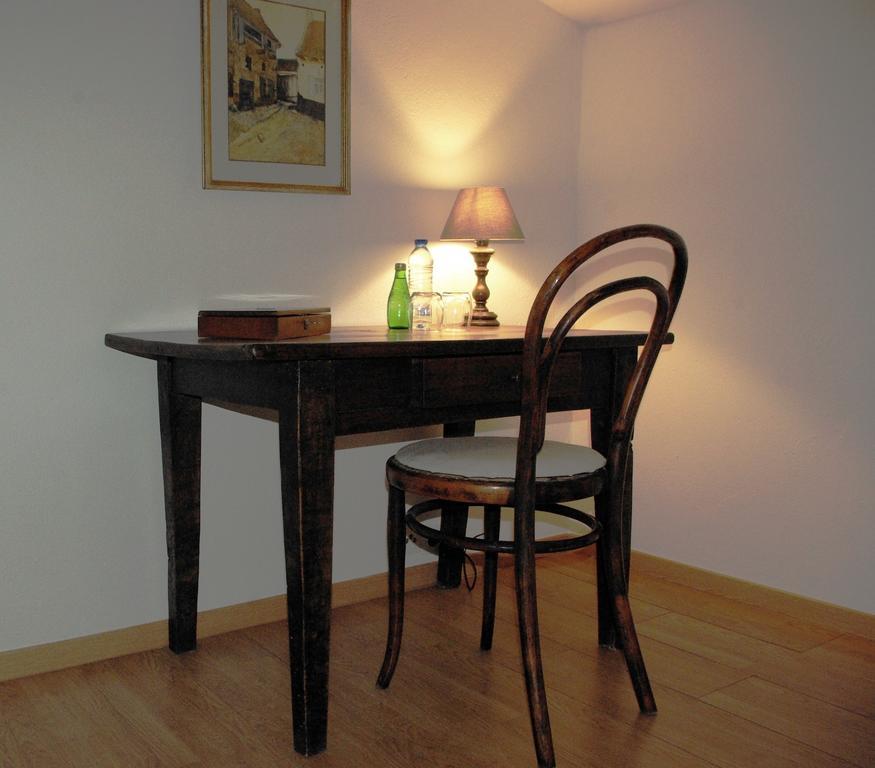 Le Pegue ル マス ド ラ フォンテーヌ Bed & Breakfast 部屋 写真